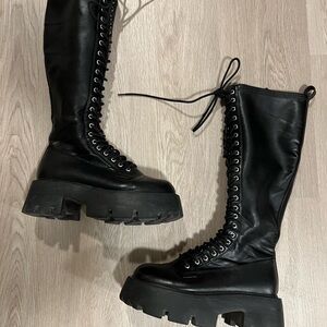 Steve Madden Black Lace-Up Platform Boots